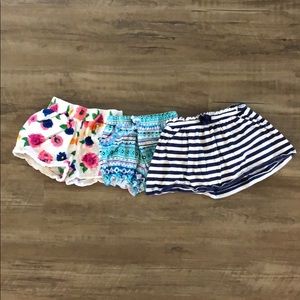 3/$20. lot of three baby girl shorts.